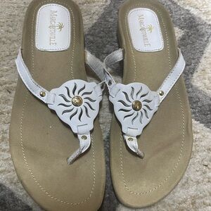New no box leather Margaritaville  thong Sandals size 8